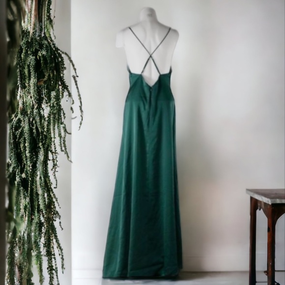 KEEPSAKE the label INFINITY SILKY RUFFLE EMERALD GREEN GOWN - Picture 3 of 12